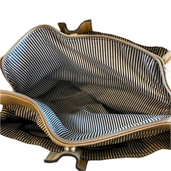 Tan bag - Picture 8 of 11